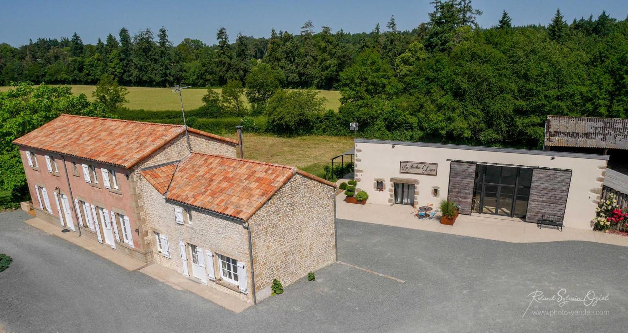 Les Chambres D'Aurore Chambretaud Exterior foto